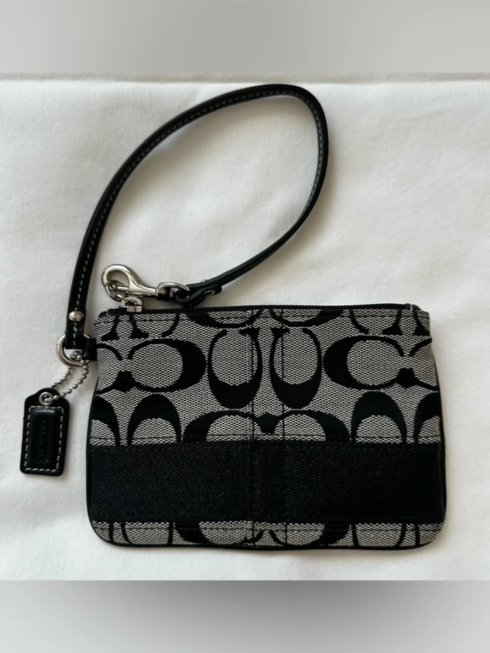 COACH Signature C Black Gray Canvas Leather Zip Wristlet Clutch Pouch Logo Tag